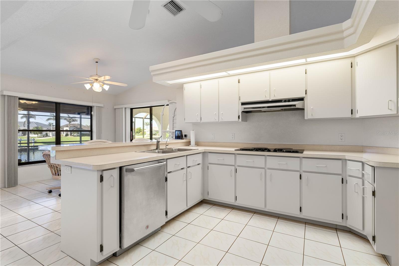 Image 30 of 75 For 531 Madrid Boulevard