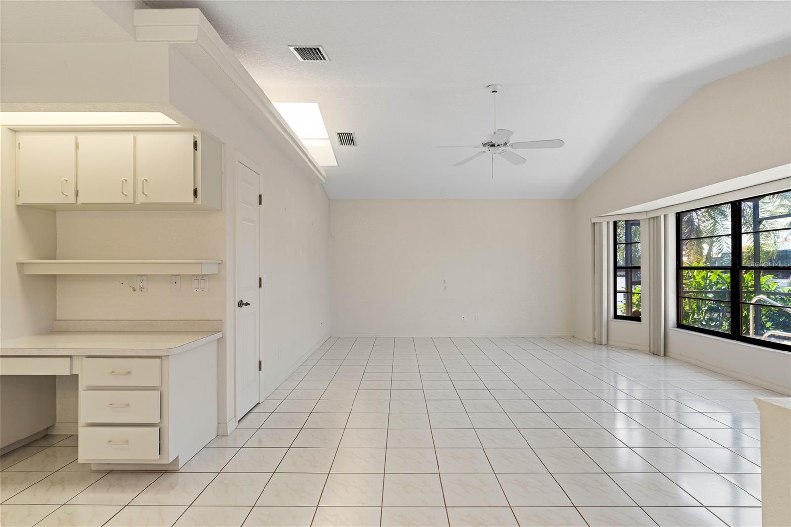 Image 33 of 75 For 531 Madrid Boulevard