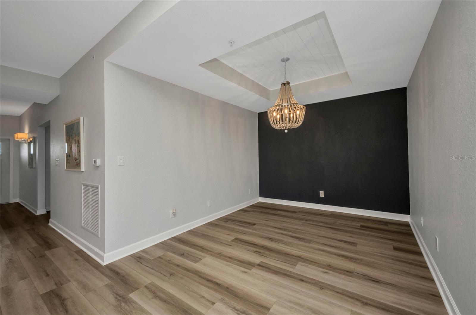 Image 11 of 50 For 900 Marion Avenue 1203