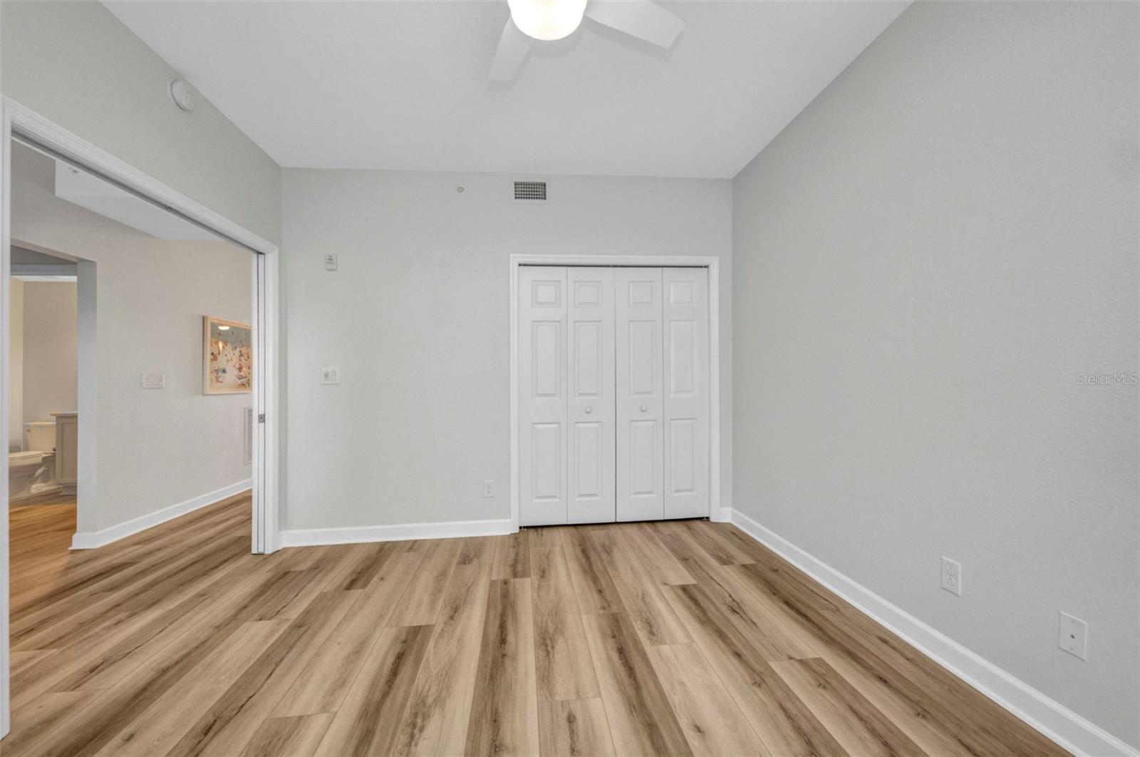 Image 15 of 50 For 900 Marion Avenue 1203