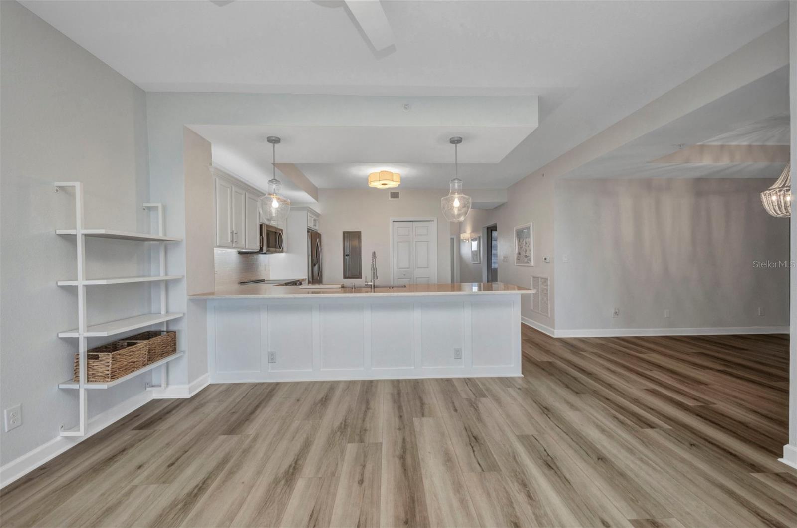 Image 7 of 50 For 900 Marion Avenue 1203