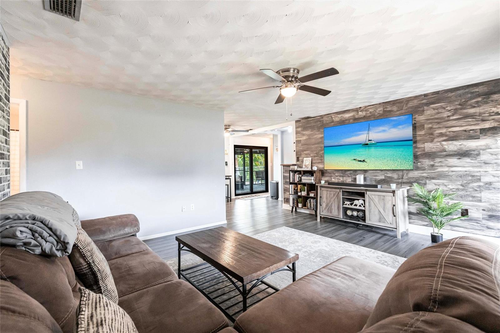 Image 12 of 49 For 8513 Heister Street