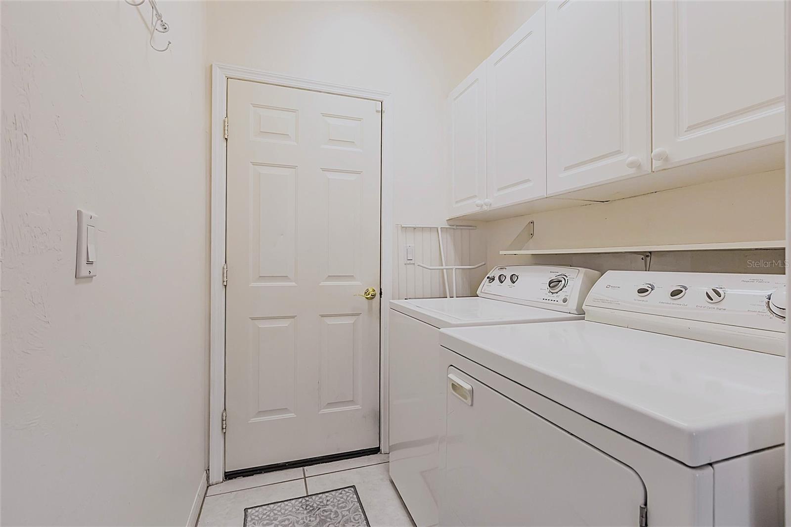 Image 24 of 45 For 2105 Deborah Drive