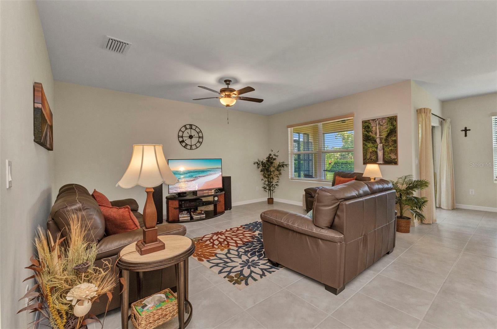 Image 17 of 69 For 25272 Lenox Circle