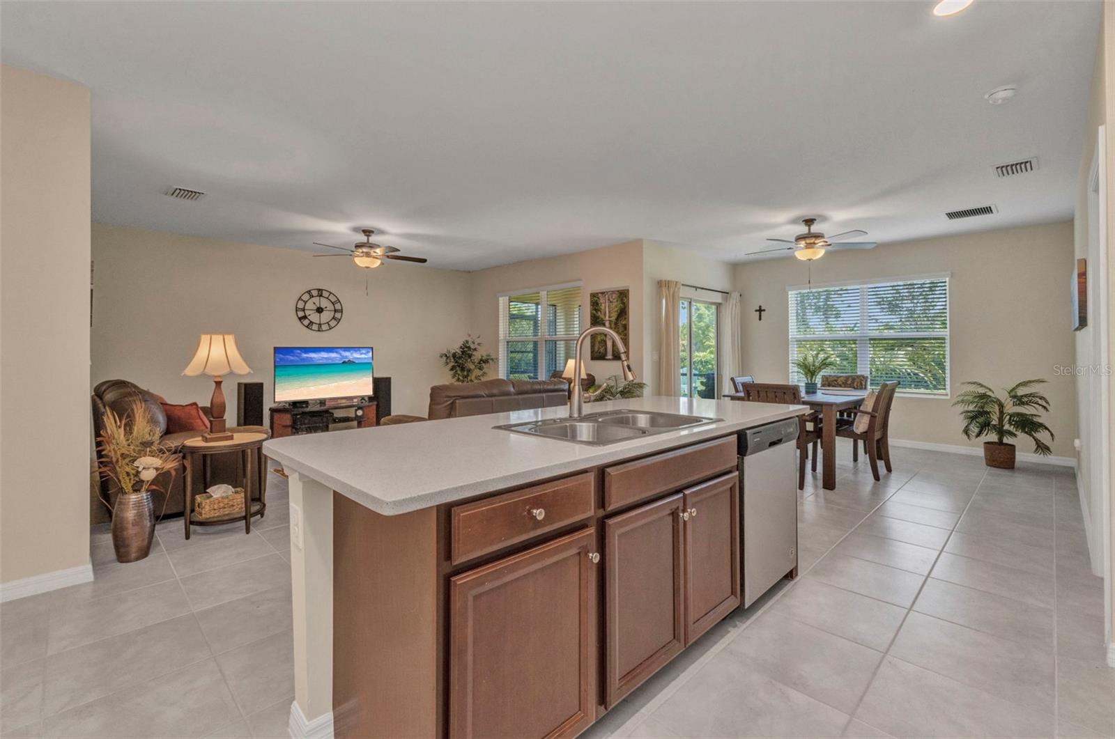 Image 19 of 69 For 25272 Lenox Circle