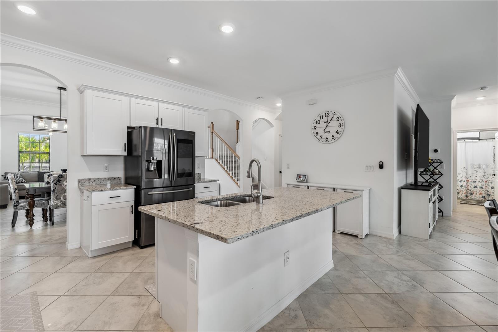 Image 16 of 76 For 11105 Balfour Street E