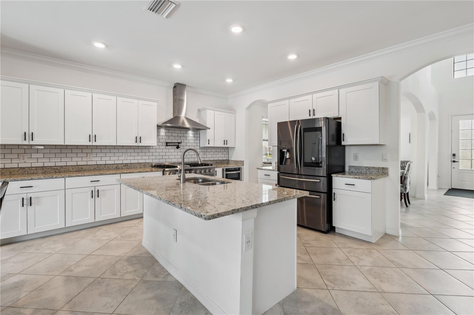 Image 17 of 76 For 11105 Balfour Street E