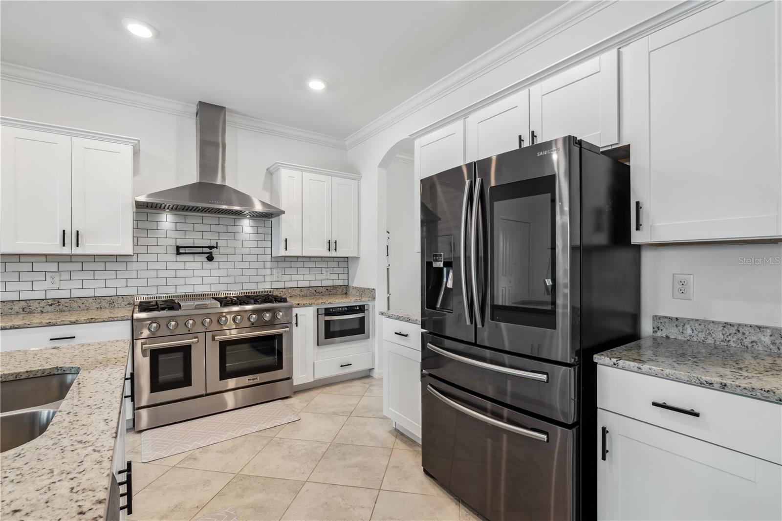 Image 19 of 76 For 11105 Balfour Street E