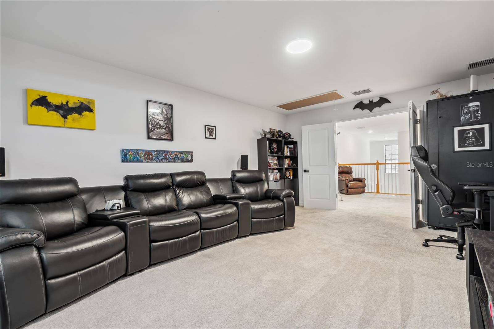 Image 39 of 76 For 11105 Balfour Street E
