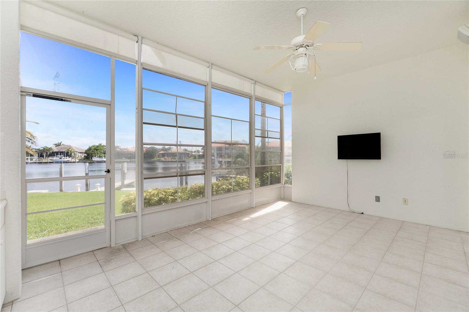 Image 12 of 76 For 2630 Tarpon Cove Drive 211