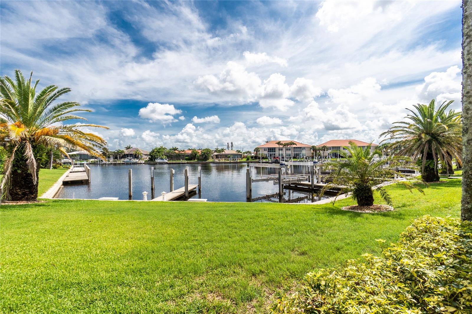 Image 14 of 76 For 2630 Tarpon Cove Drive 211