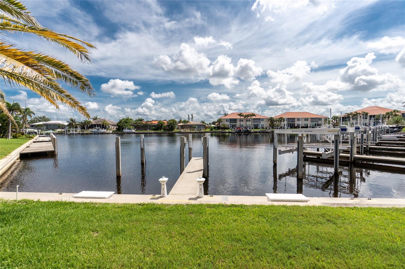 Image 15 of 76 For 2630 Tarpon Cove Drive 211