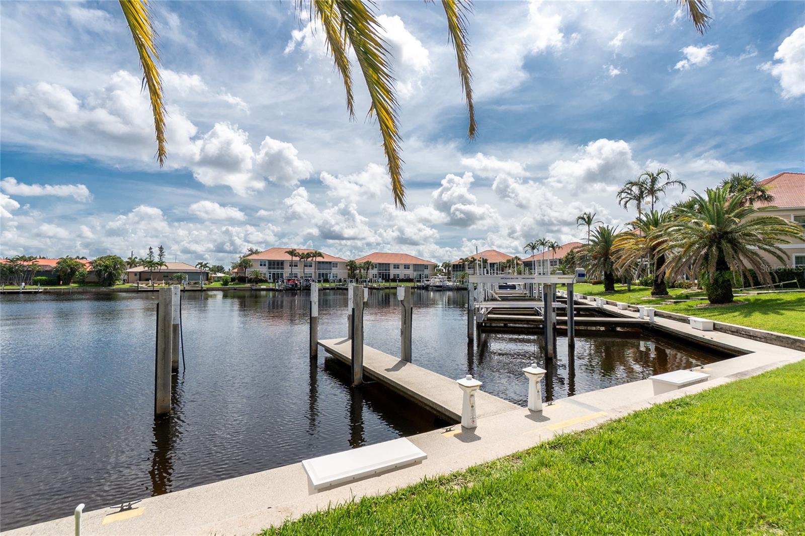 Image 16 of 76 For 2630 Tarpon Cove Drive 211