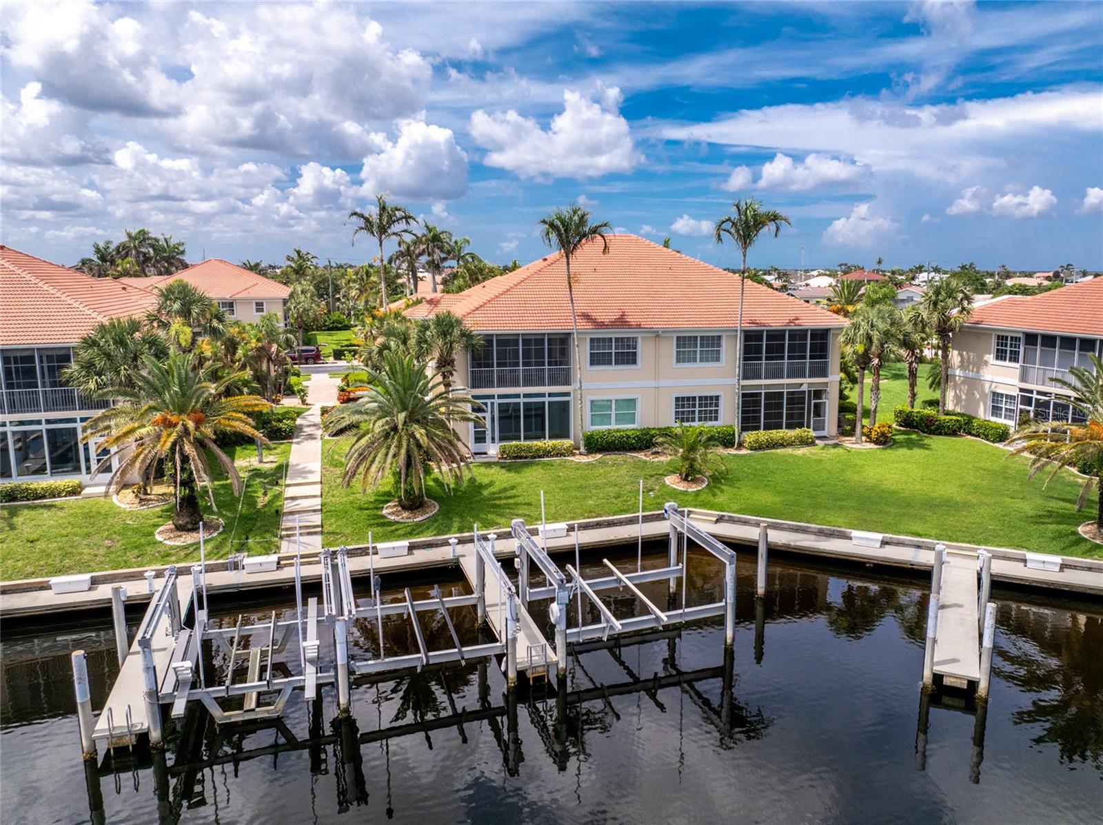 Image 19 of 76 For 2630 Tarpon Cove Drive 211