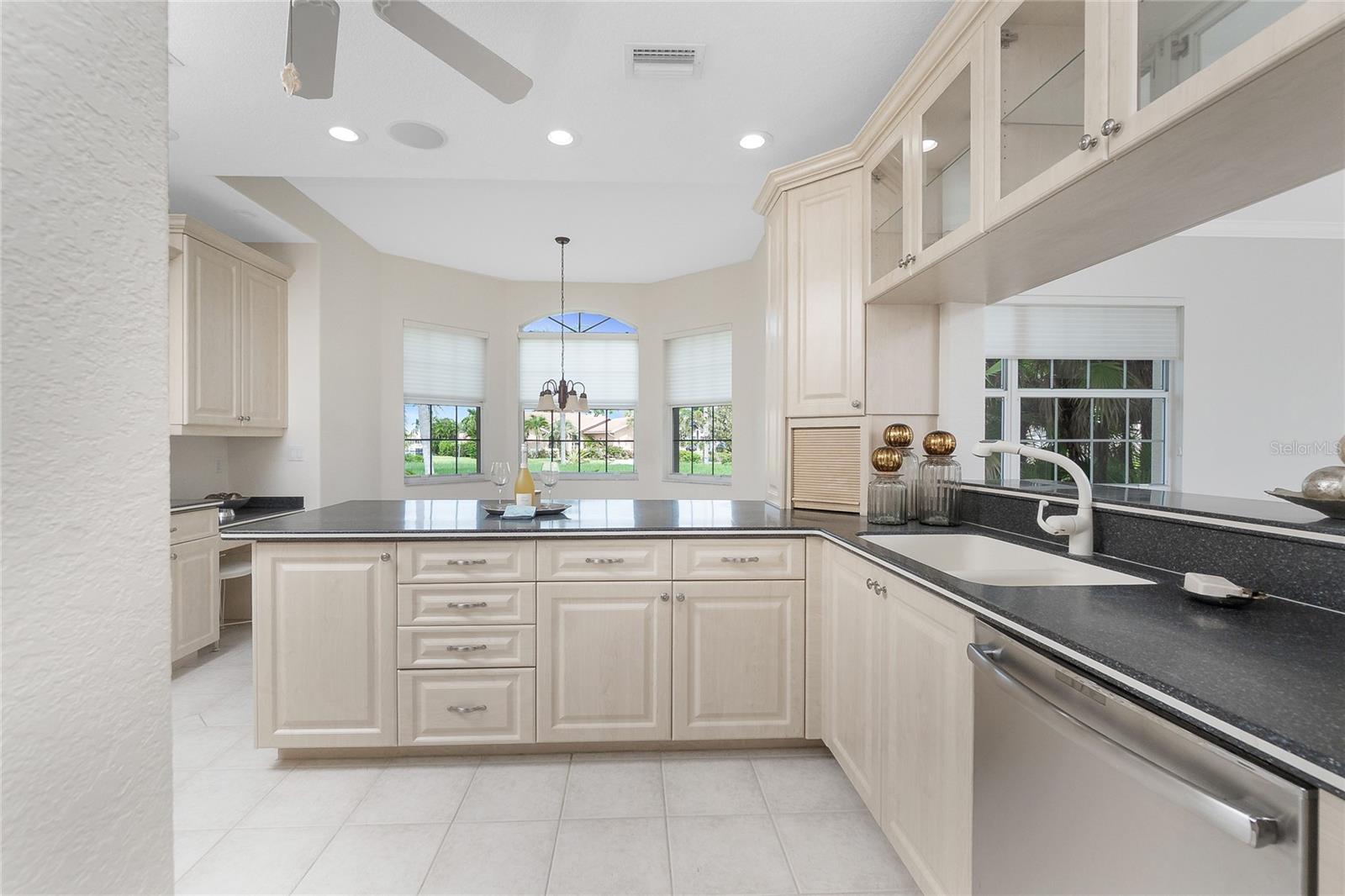 Image 27 of 76 For 2630 Tarpon Cove Drive 211