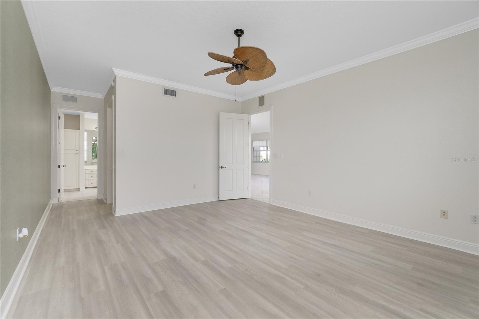 Image 41 of 76 For 2630 Tarpon Cove Drive 211