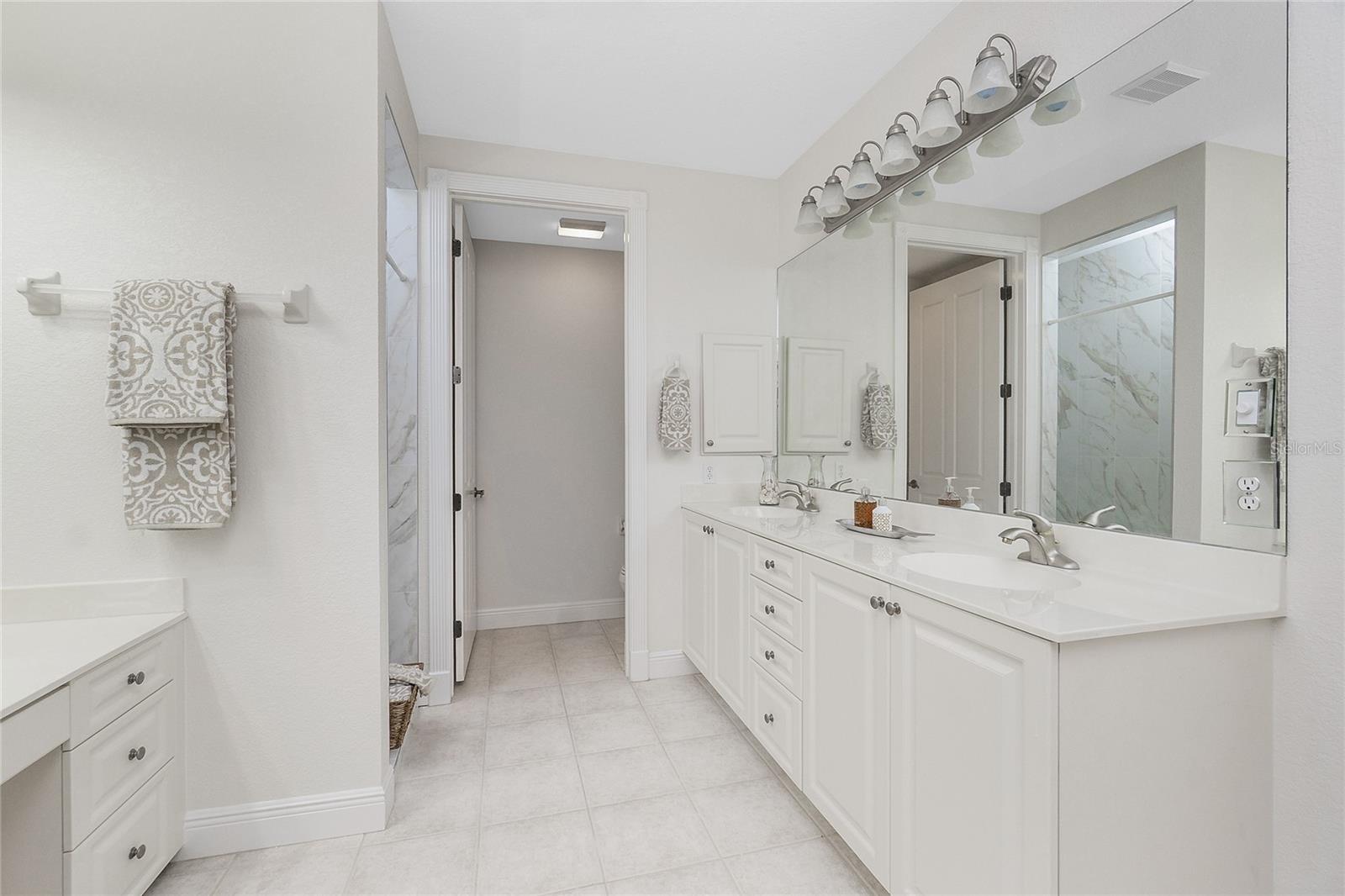 Image 44 of 76 For 2630 Tarpon Cove Drive 211