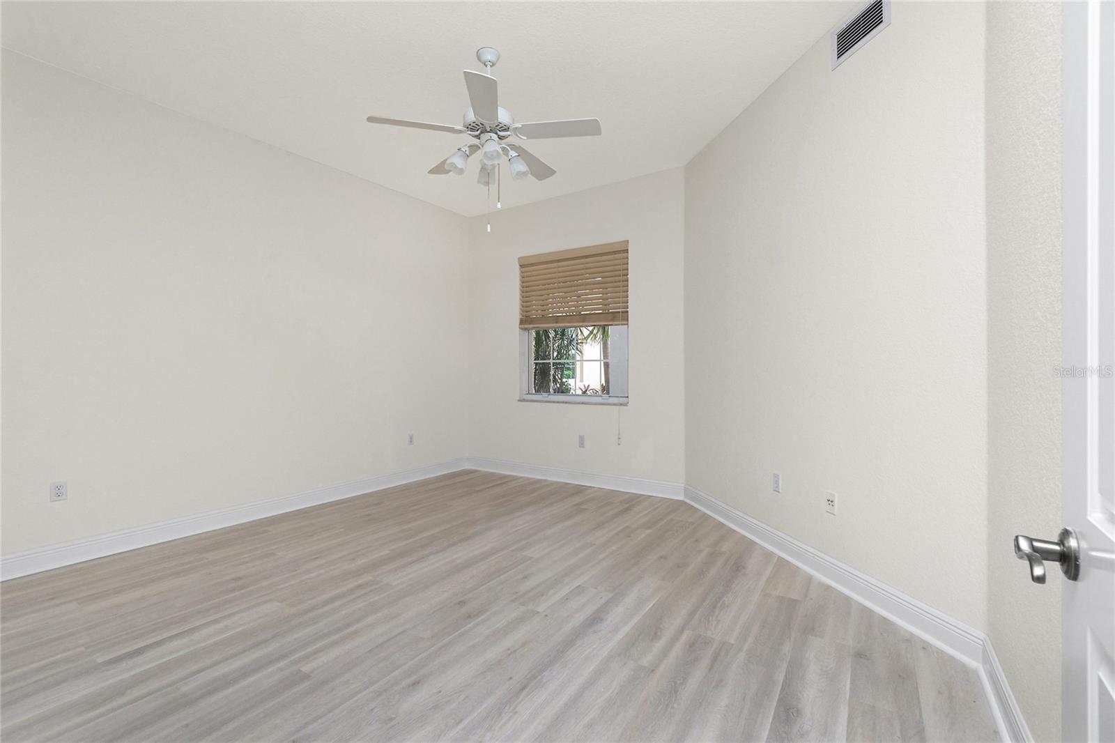Image 47 of 76 For 2630 Tarpon Cove Drive 211