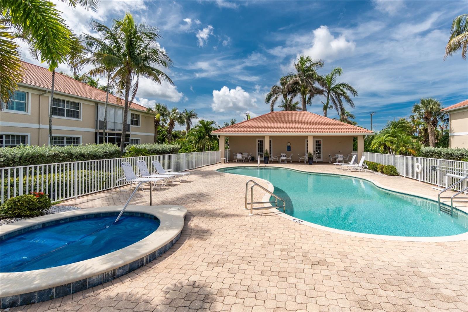 Image 57 of 76 For 2630 Tarpon Cove Drive 211