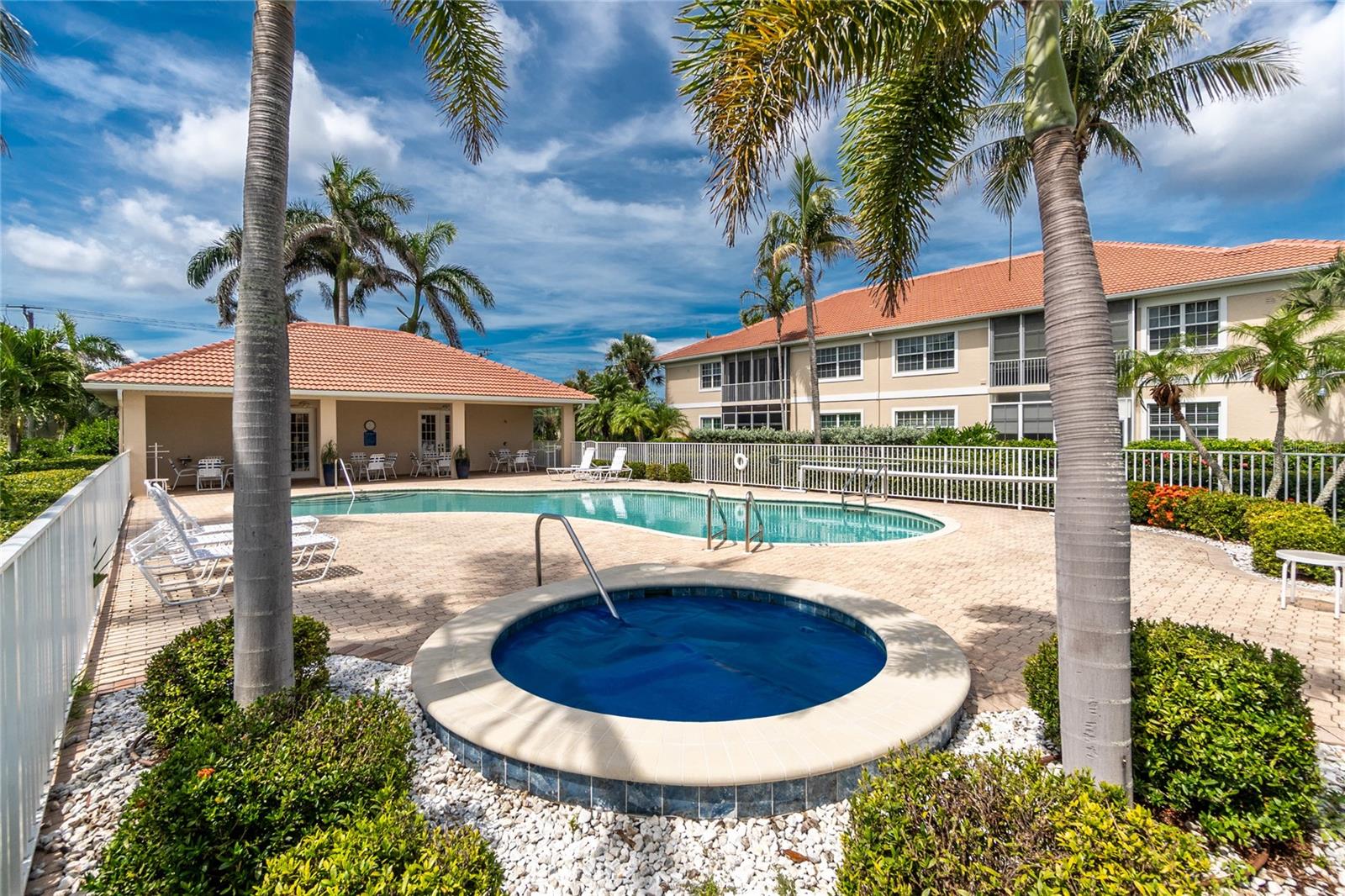 Image 58 of 76 For 2630 Tarpon Cove Drive 211