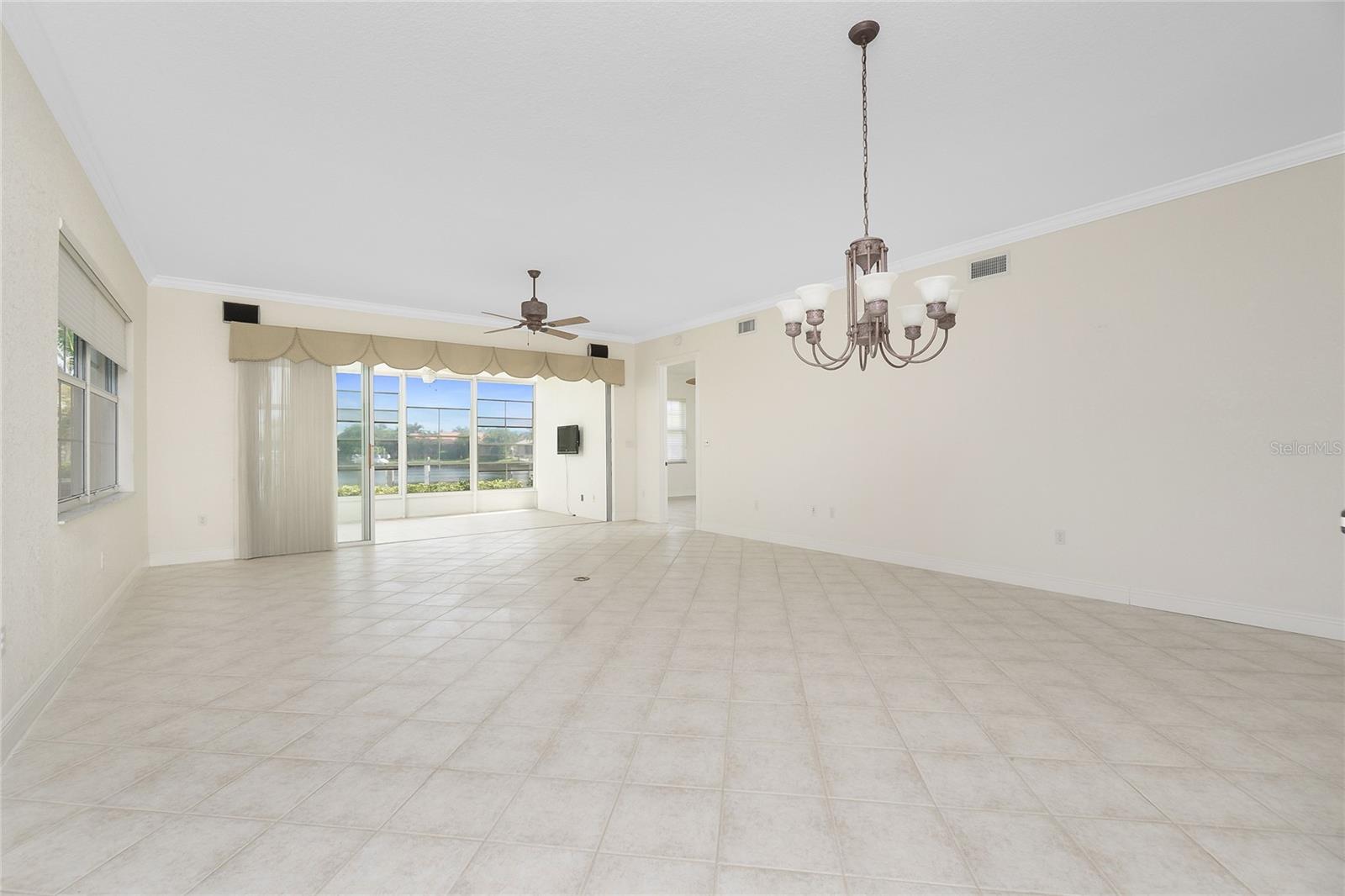 Image 8 of 76 For 2630 Tarpon Cove Drive 211