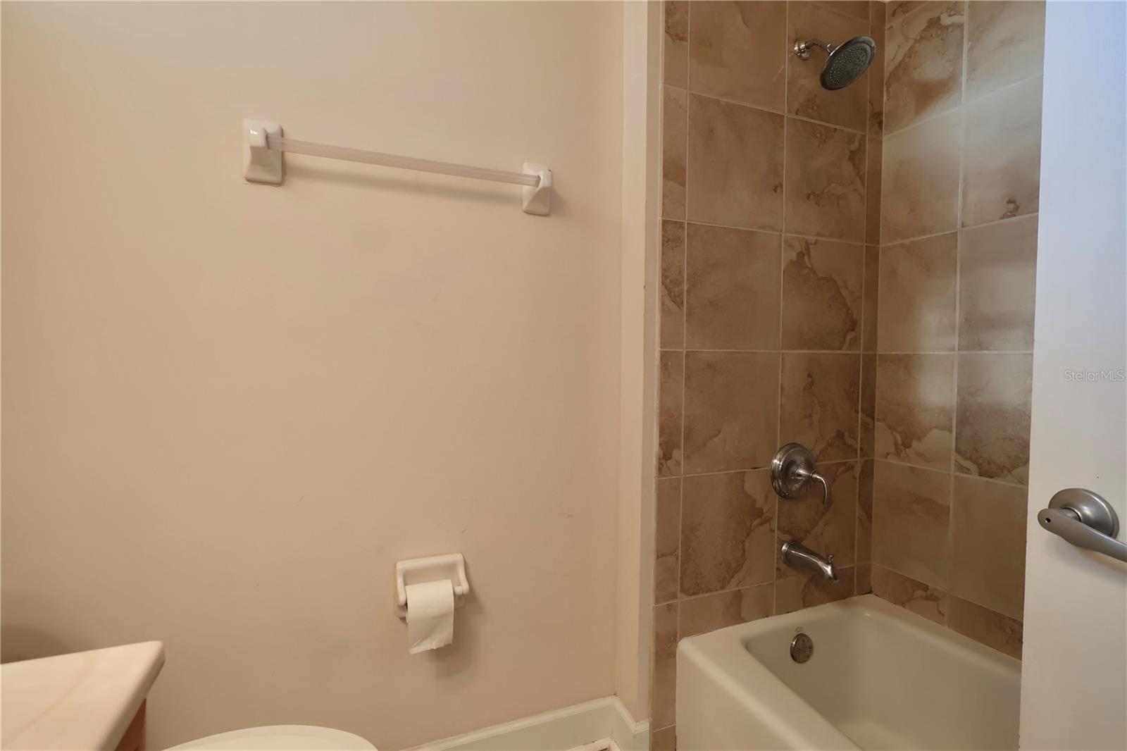 Image 12 of 32 For 16572 San Edmundo Road 123