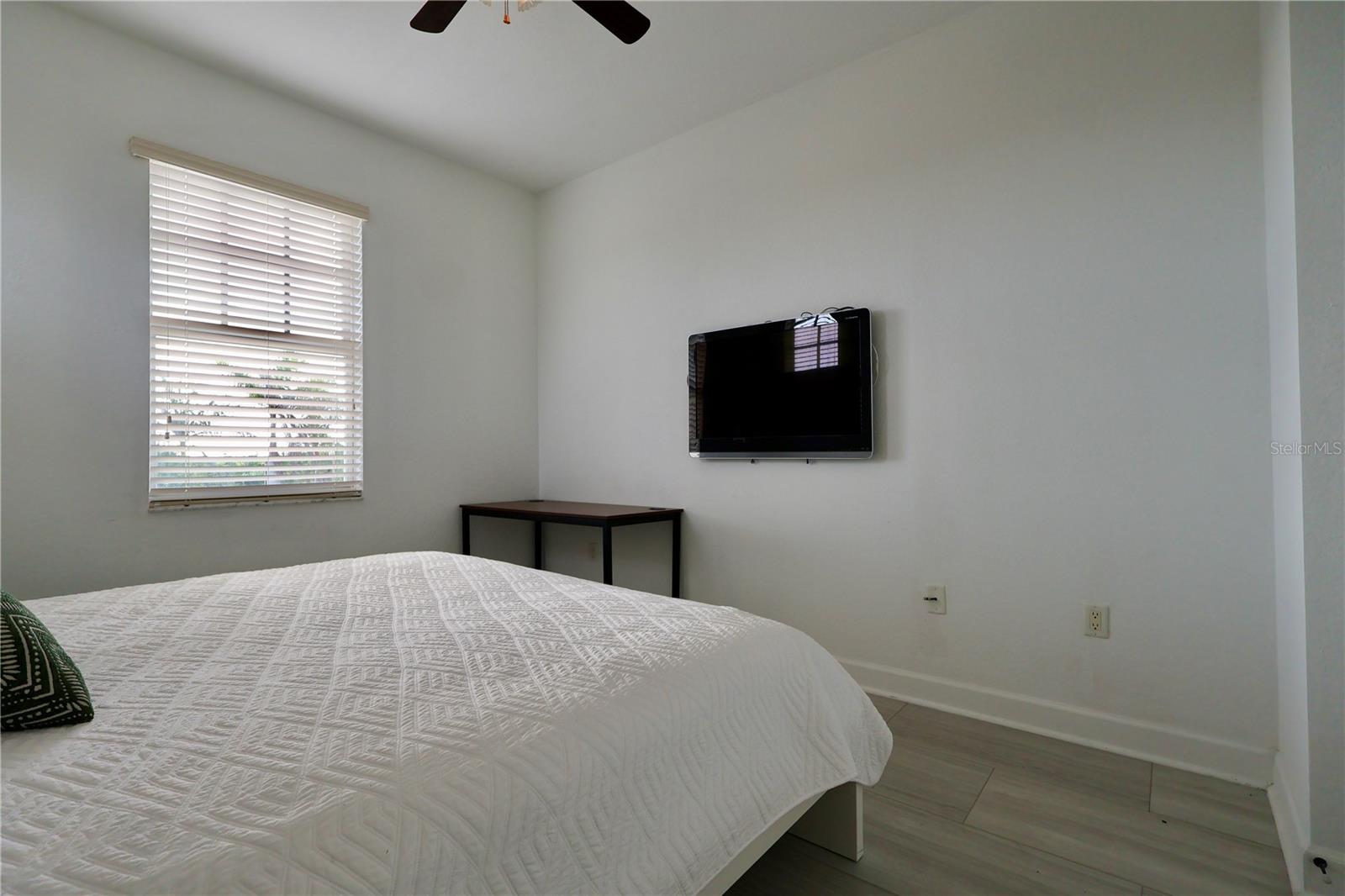 Image 9 of 32 For 16572 San Edmundo Road 123