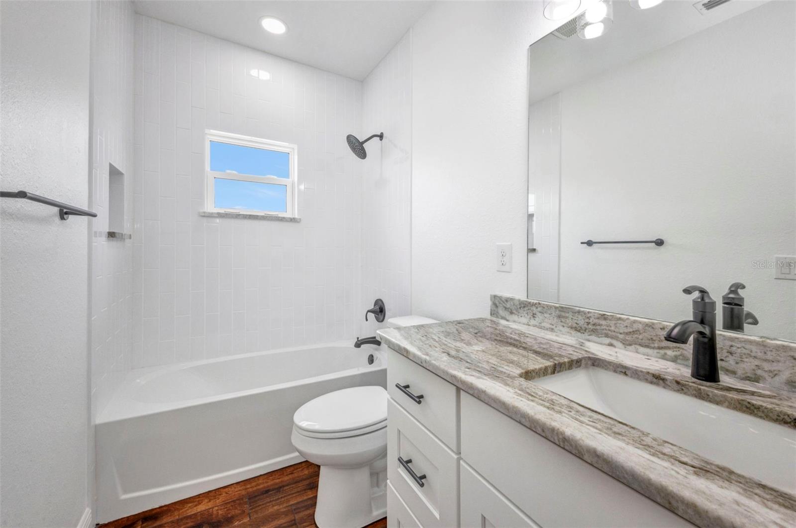 Image 42 of 76 For 409 Carmalita Street