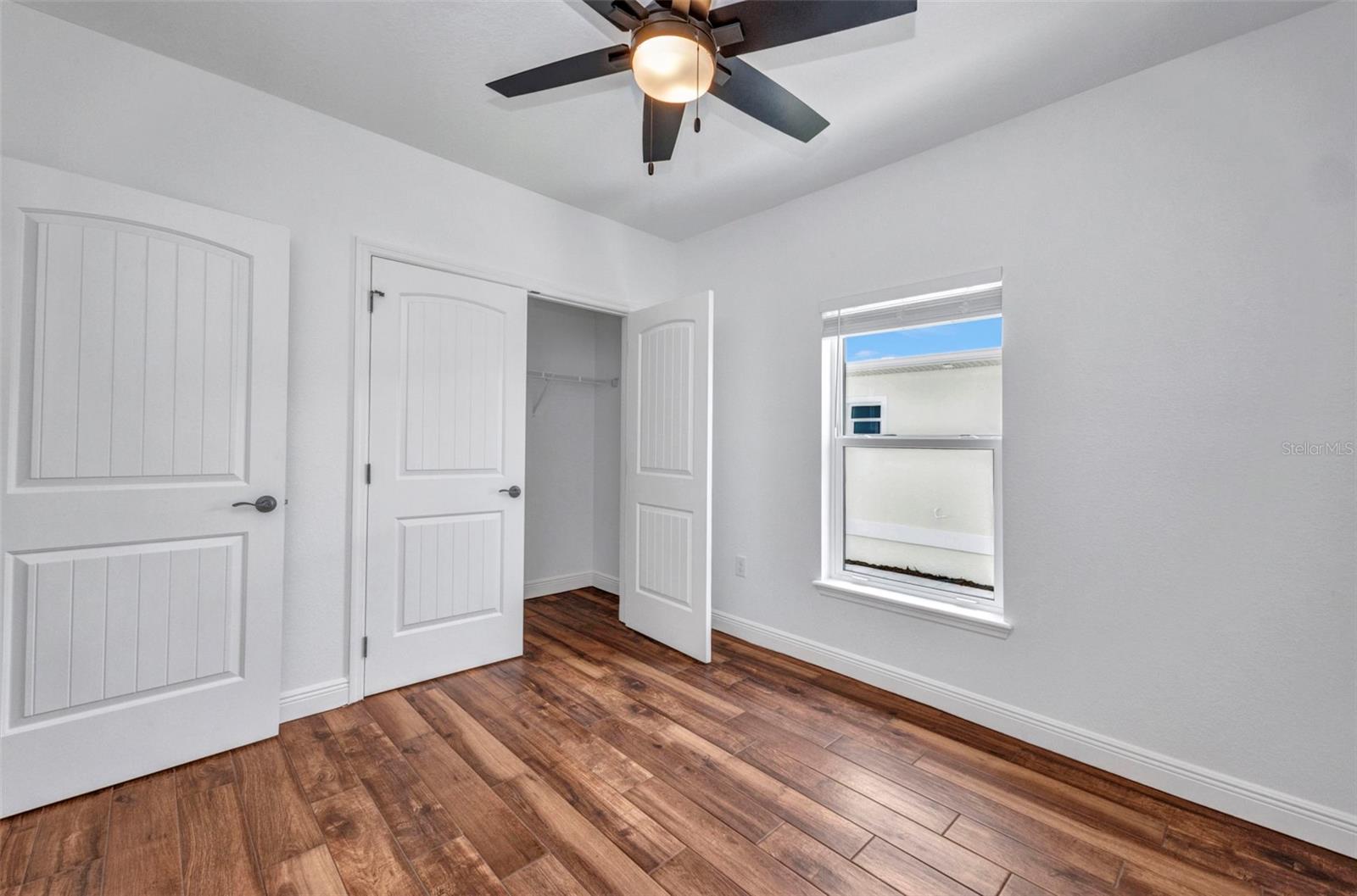 Image 47 of 76 For 409 Carmalita Street
