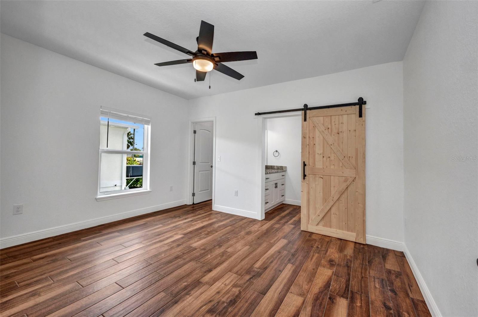 Image 49 of 76 For 409 Carmalita Street