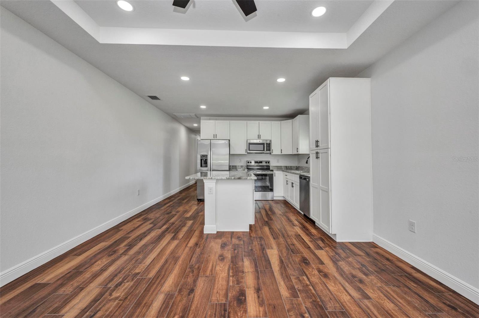 Image 7 of 76 For 409 Carmalita Street