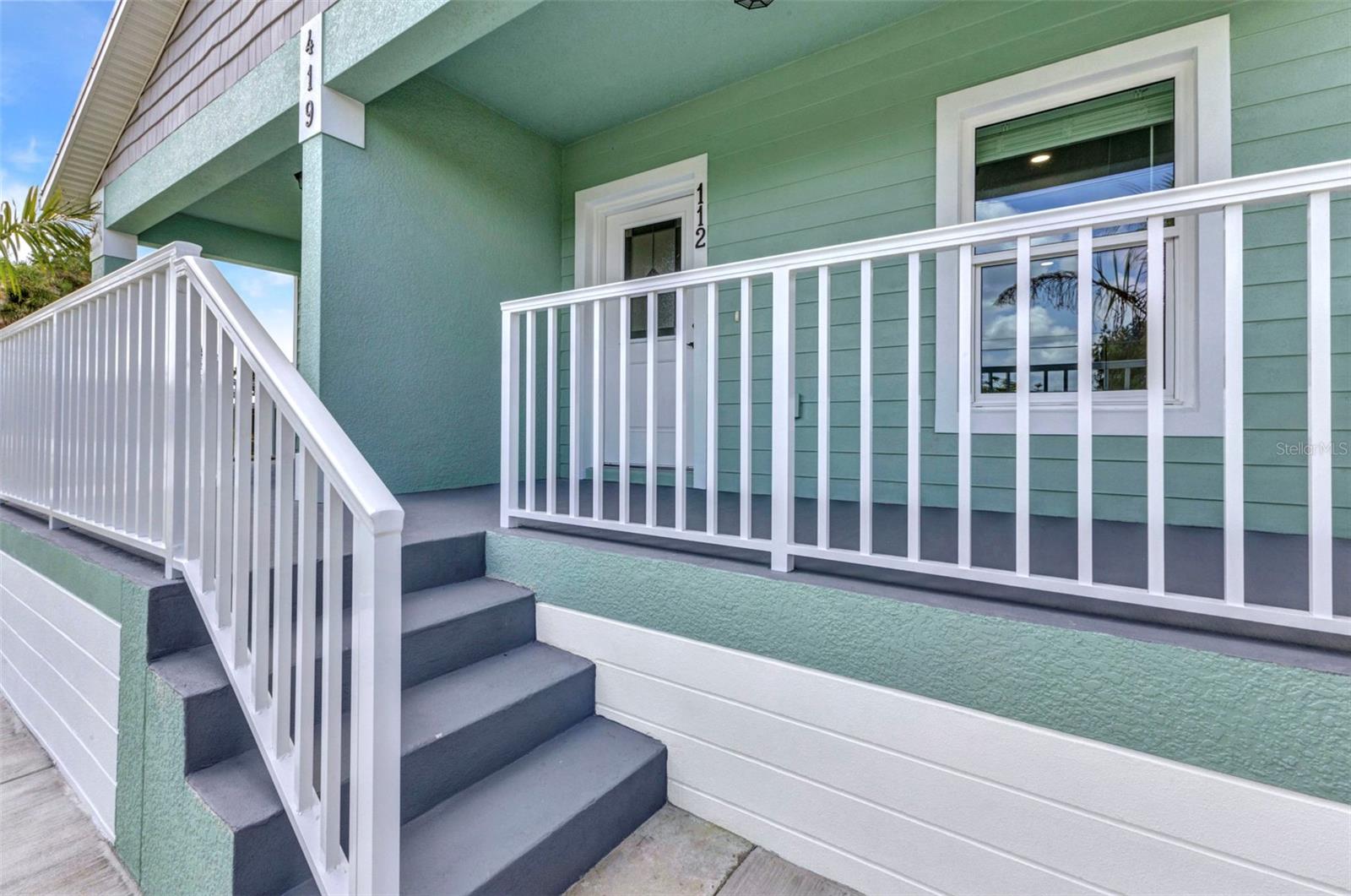 Image 4 of 100 For 419 Carmalita Street