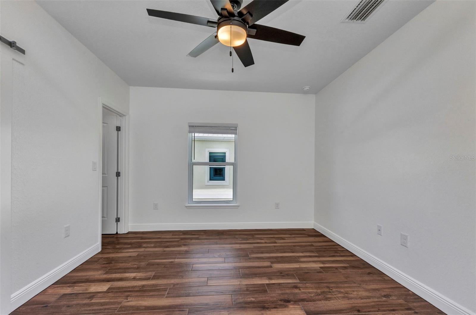 Image 62 of 100 For 419 Carmalita Street