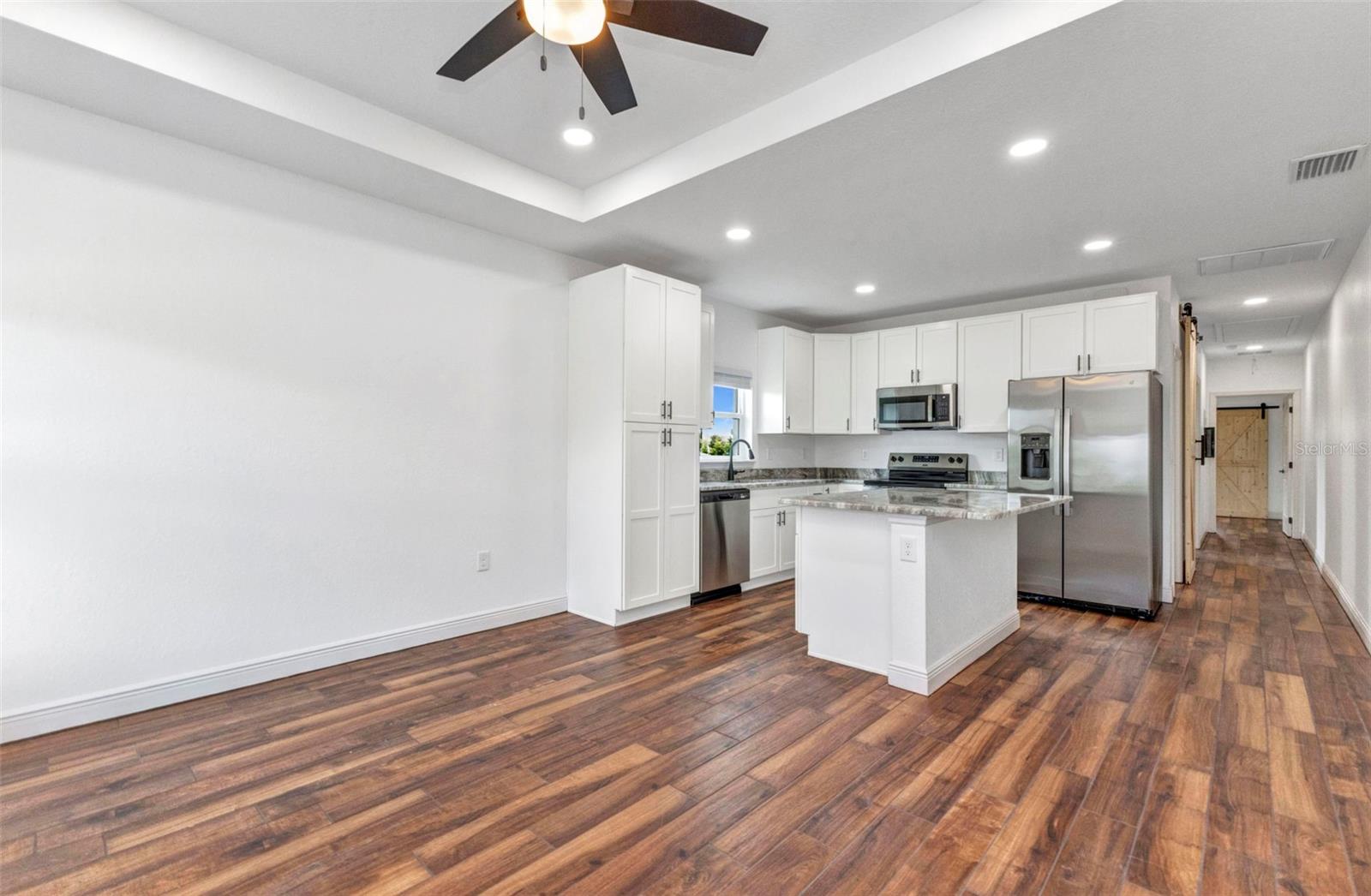 Image 71 of 100 For 419 Carmalita Street