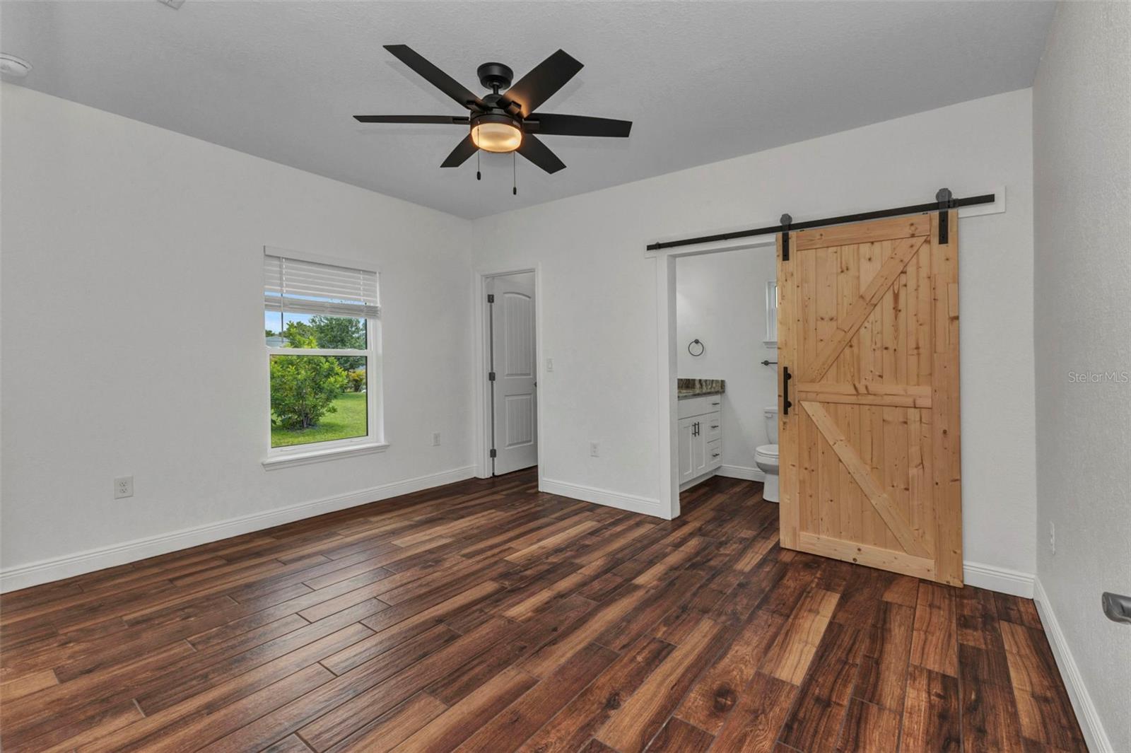 Image 88 of 100 For 419 Carmalita Street