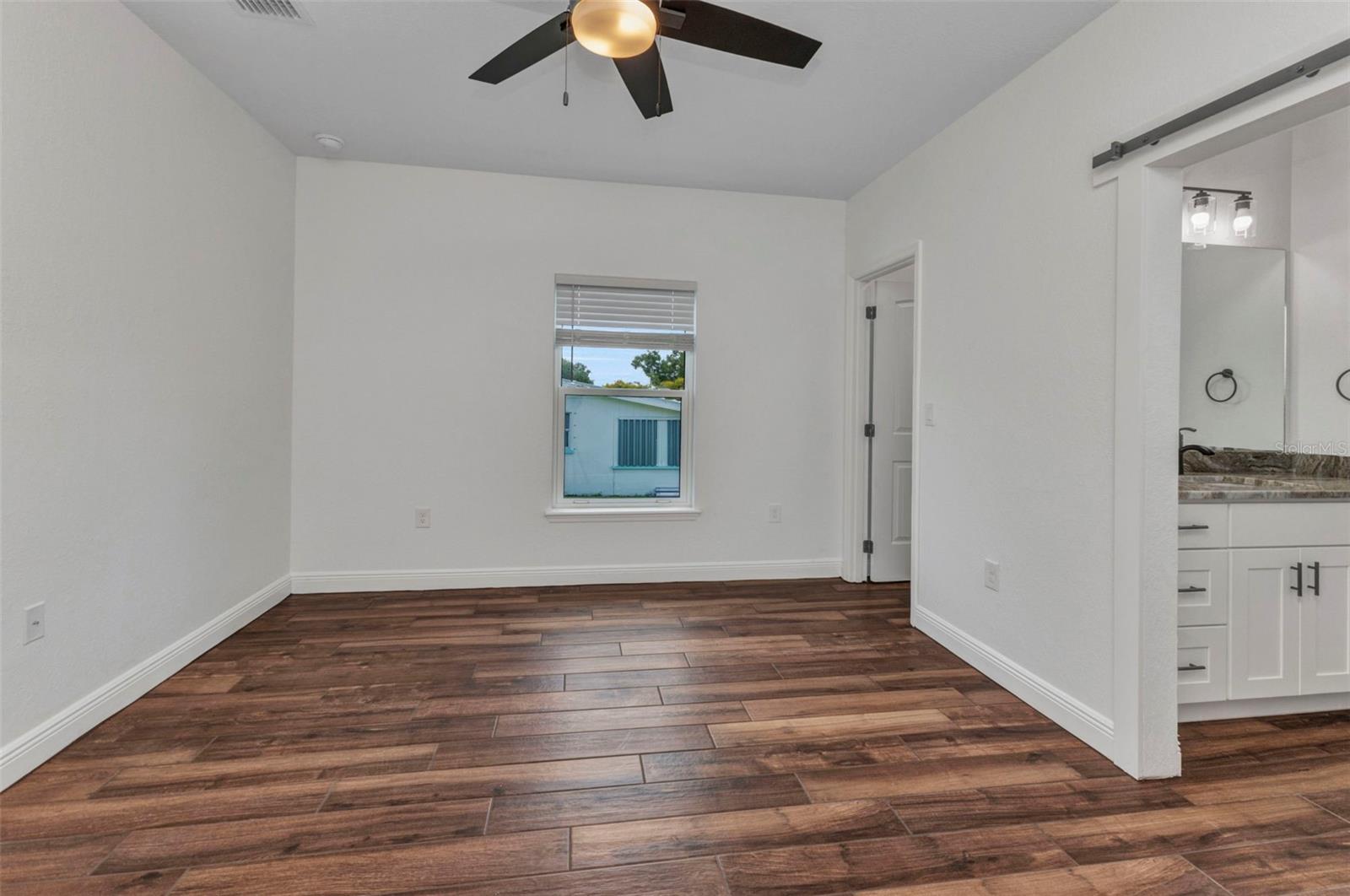 Image 89 of 100 For 419 Carmalita Street