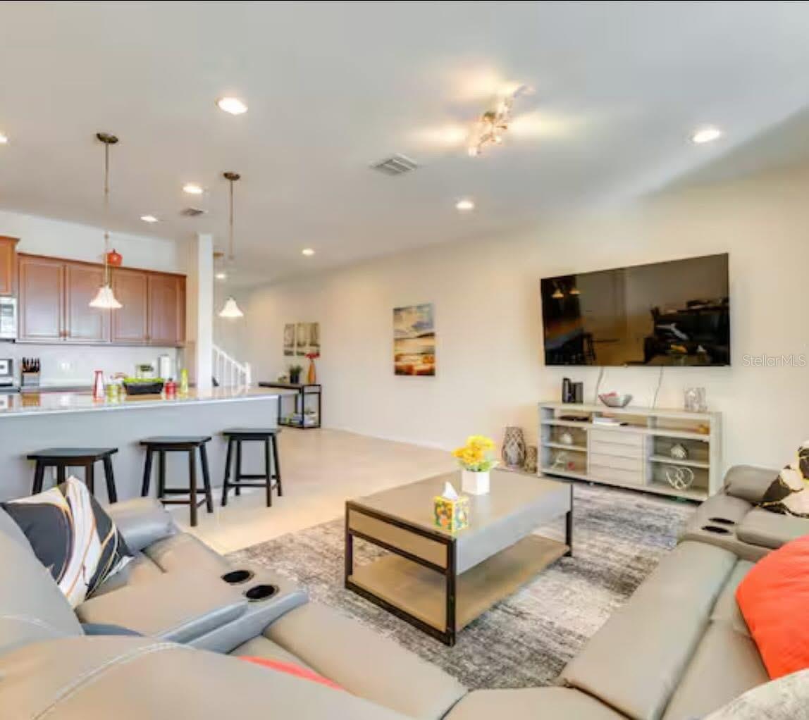 Image 13 of 25 For 8882 Geneve Court