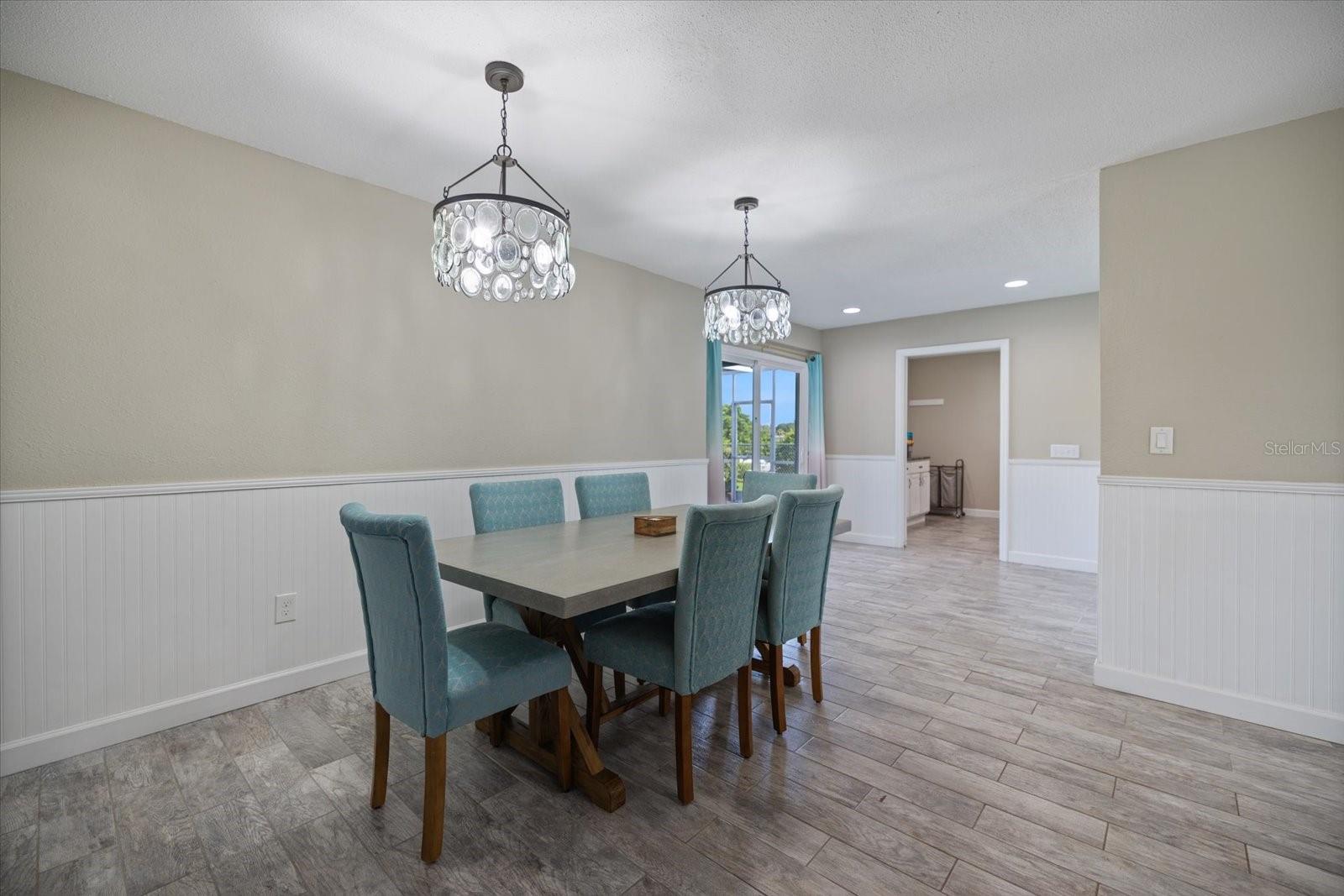 Image 14 of 37 For 2309 Conway Boulevard