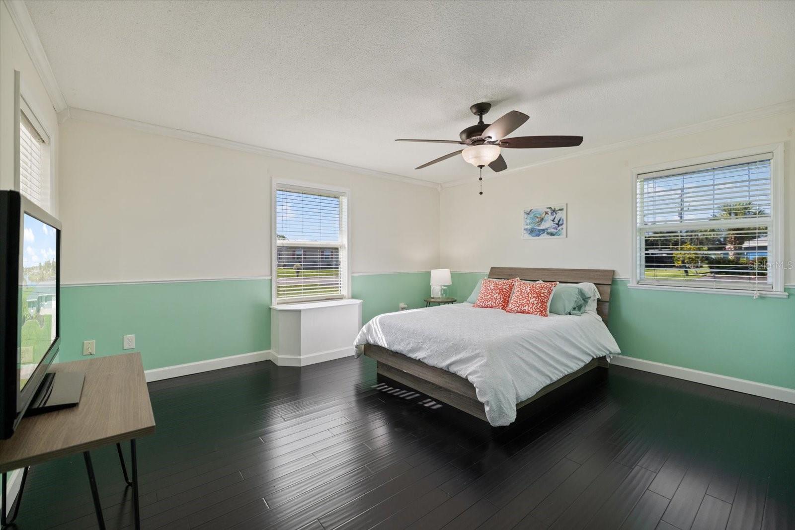 Image 15 of 37 For 2309 Conway Boulevard