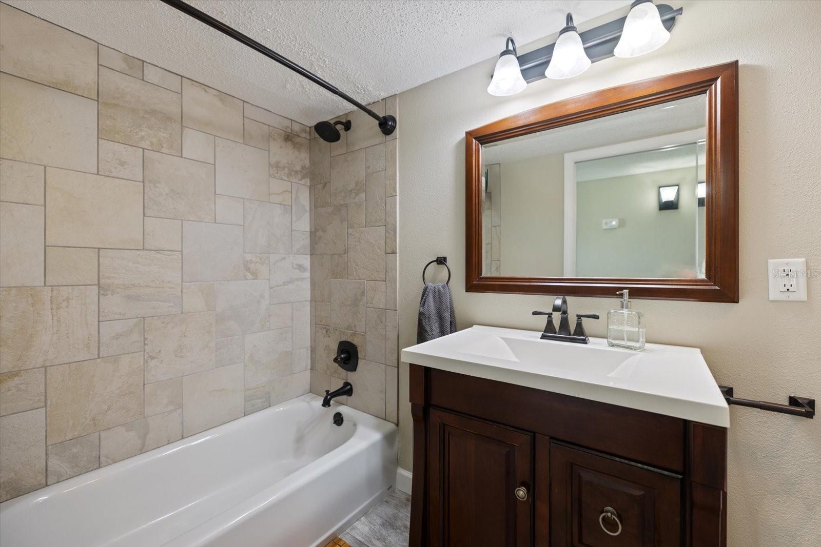Image 16 of 37 For 2309 Conway Boulevard