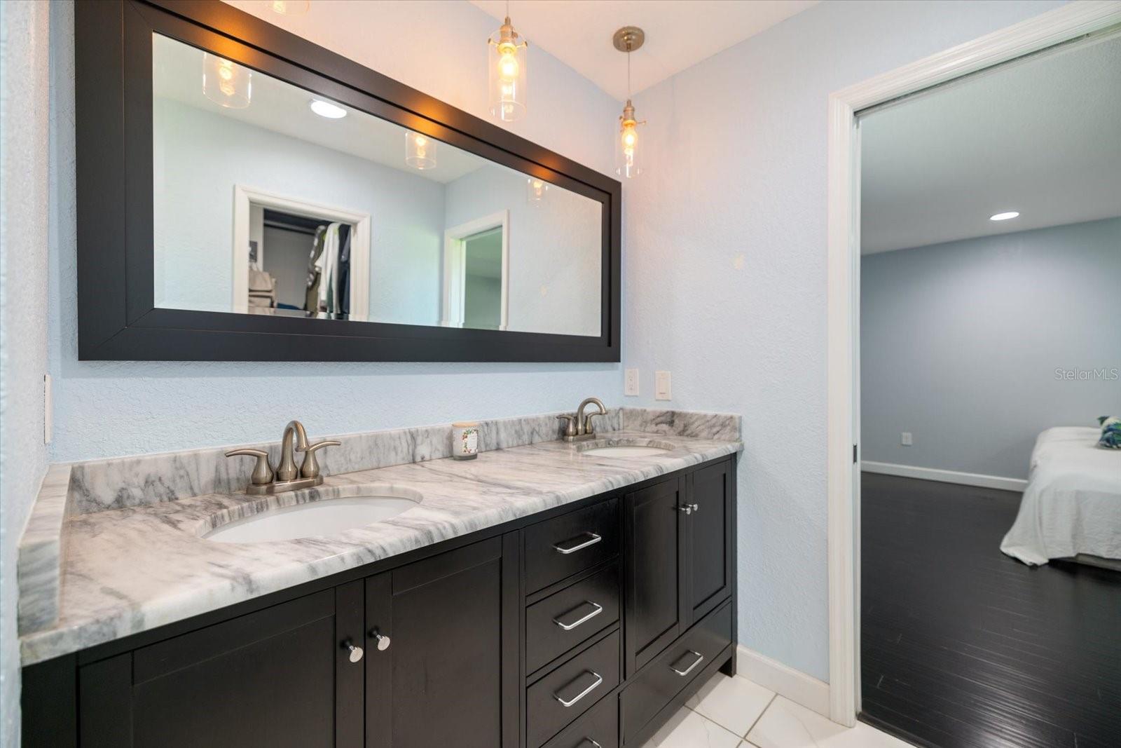Image 20 of 37 For 2309 Conway Boulevard