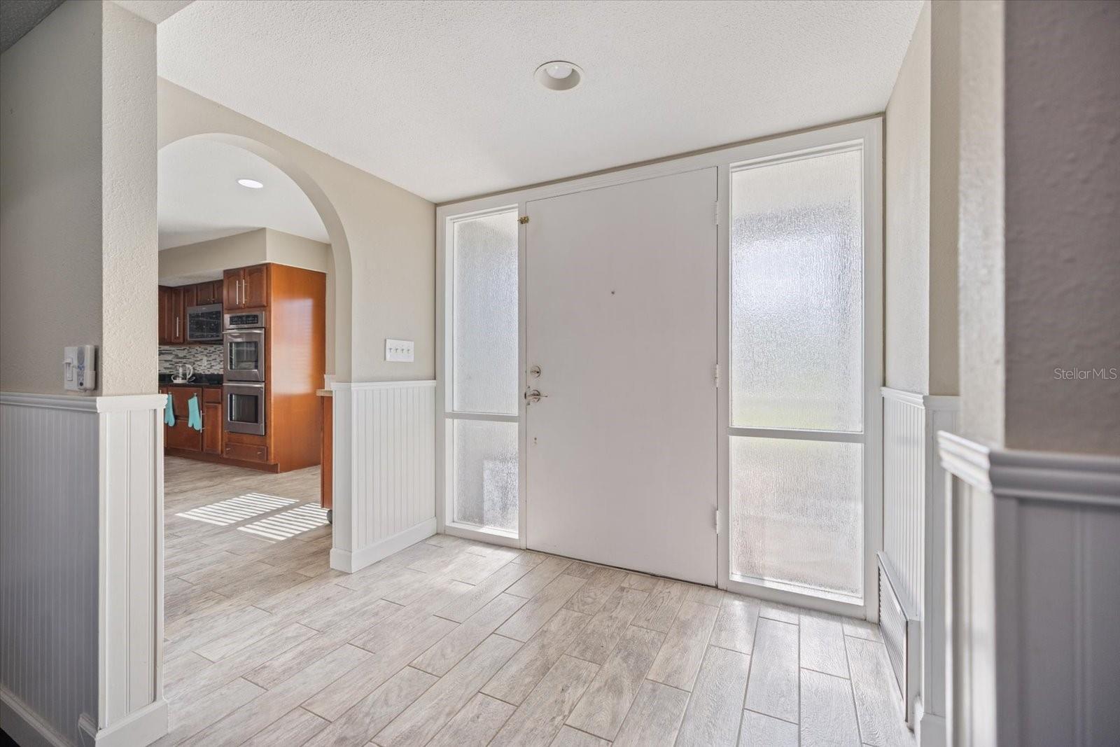 Image 5 of 37 For 2309 Conway Boulevard
