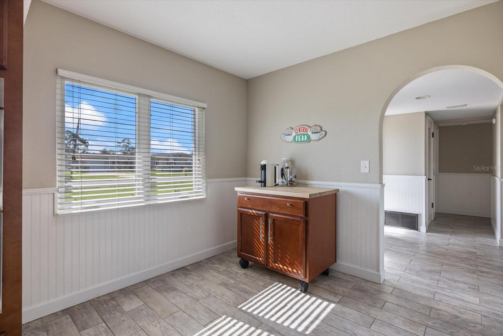 Image 6 of 37 For 2309 Conway Boulevard
