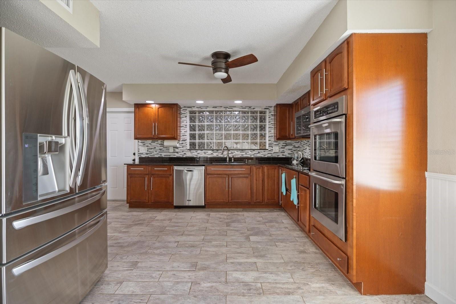 Image 8 of 37 For 2309 Conway Boulevard