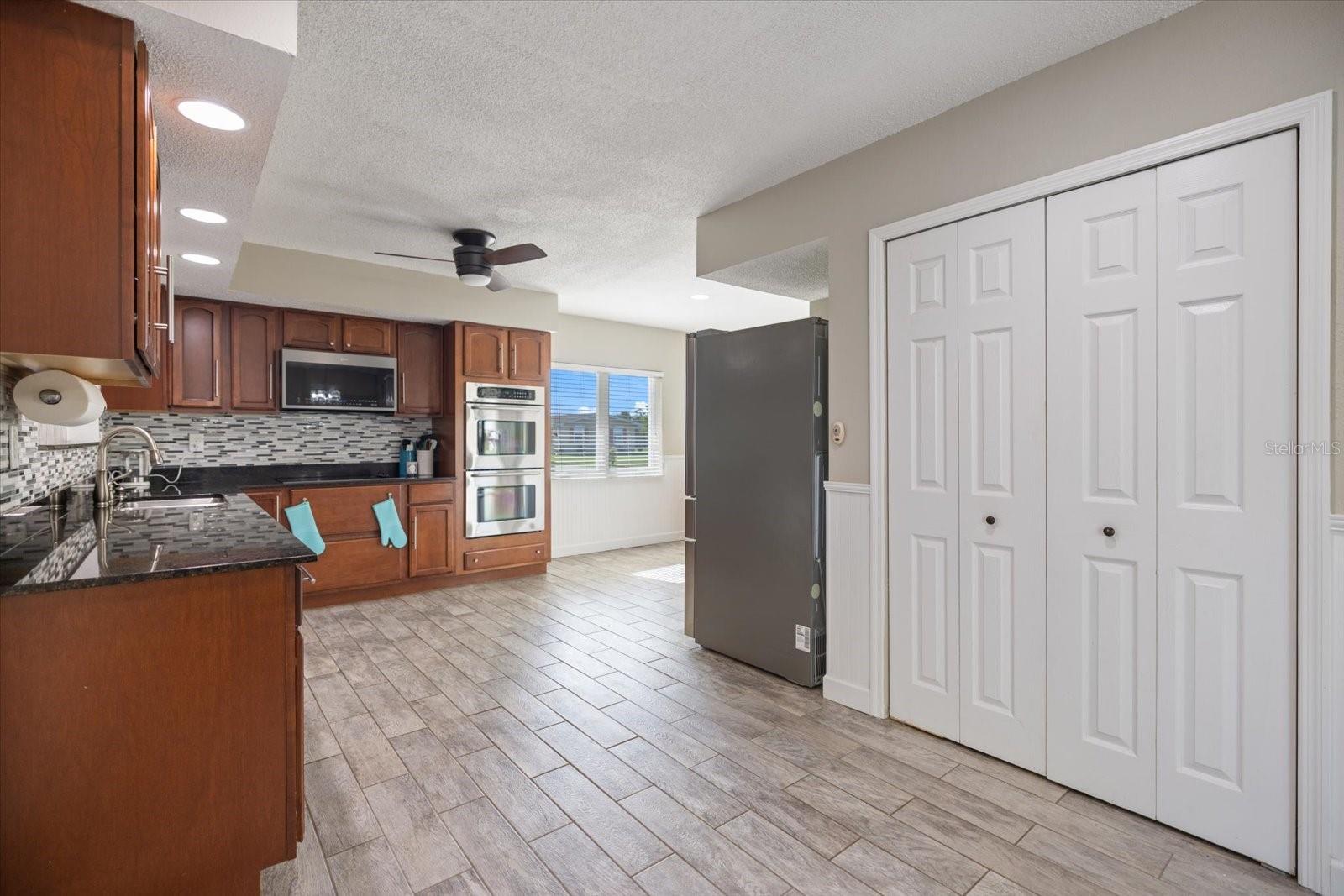 Image 9 of 37 For 2309 Conway Boulevard