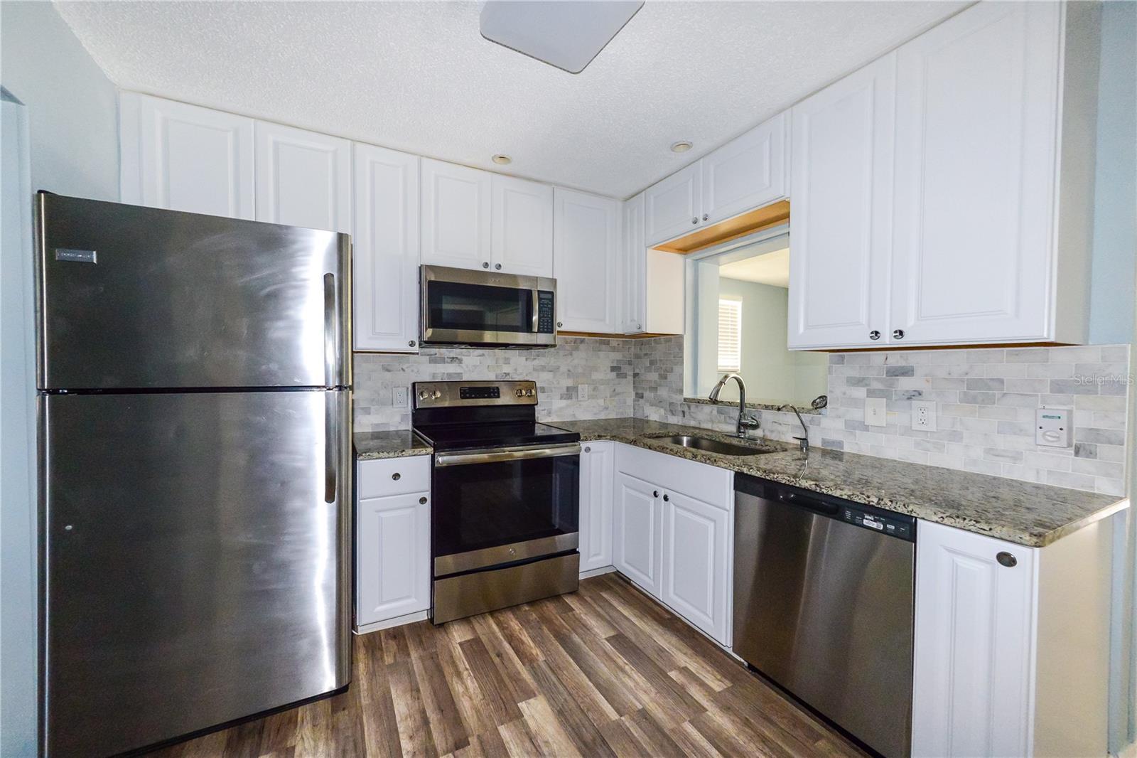 Image 2 of 37 For 3085 Arrowhead Road