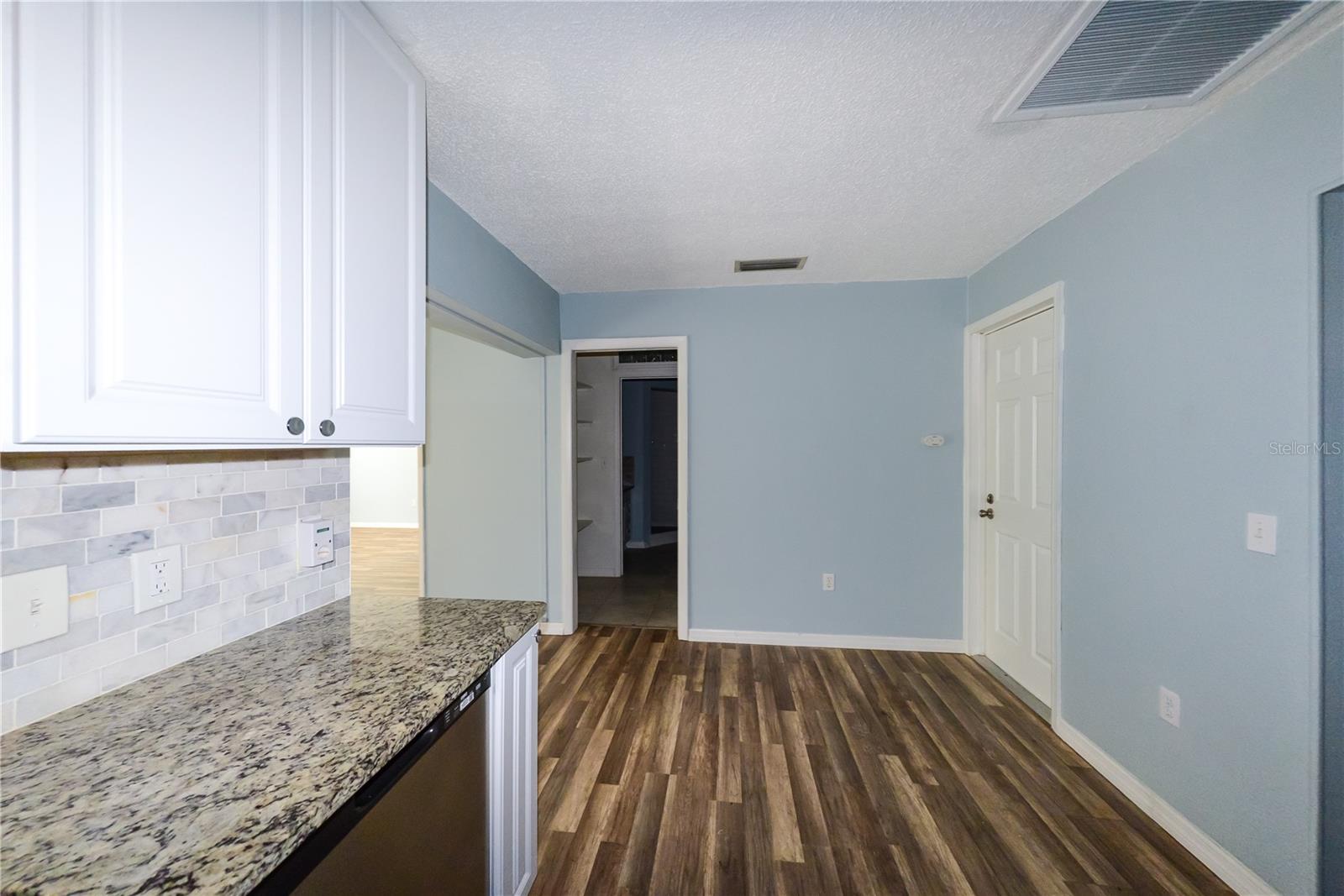 Image 24 of 37 For 3085 Arrowhead Road