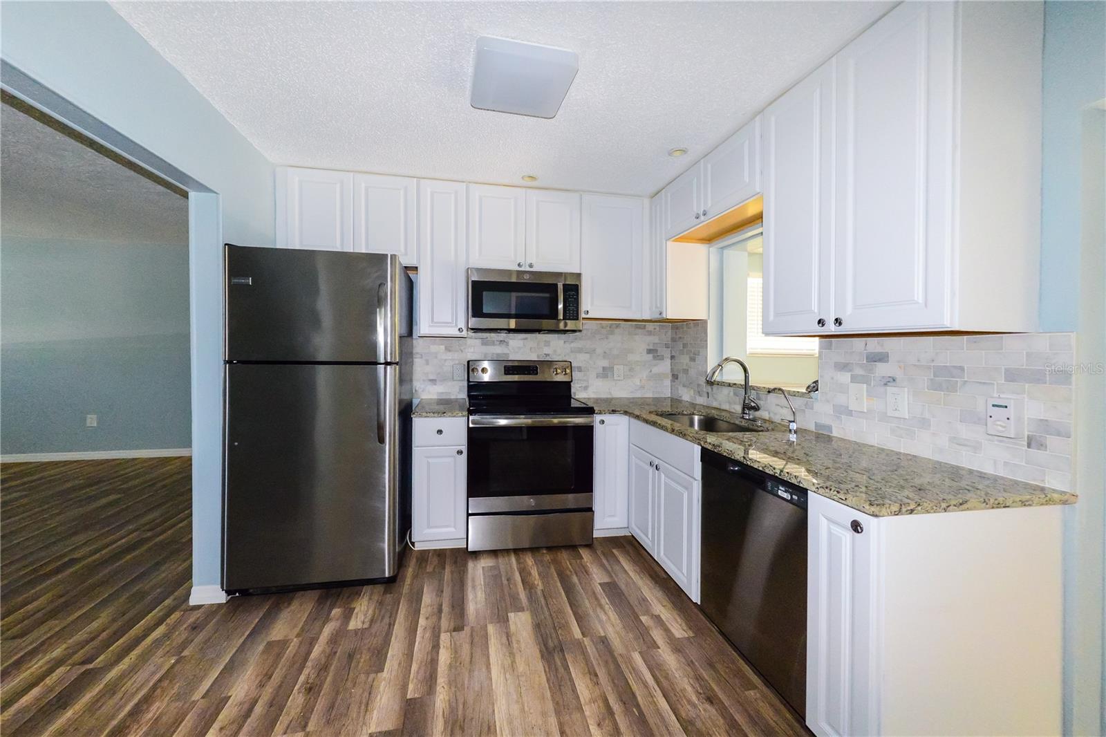 Image 3 of 37 For 3085 Arrowhead Road