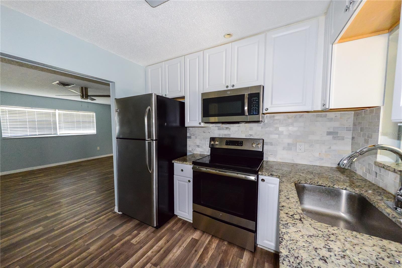 Image 4 of 37 For 3085 Arrowhead Road