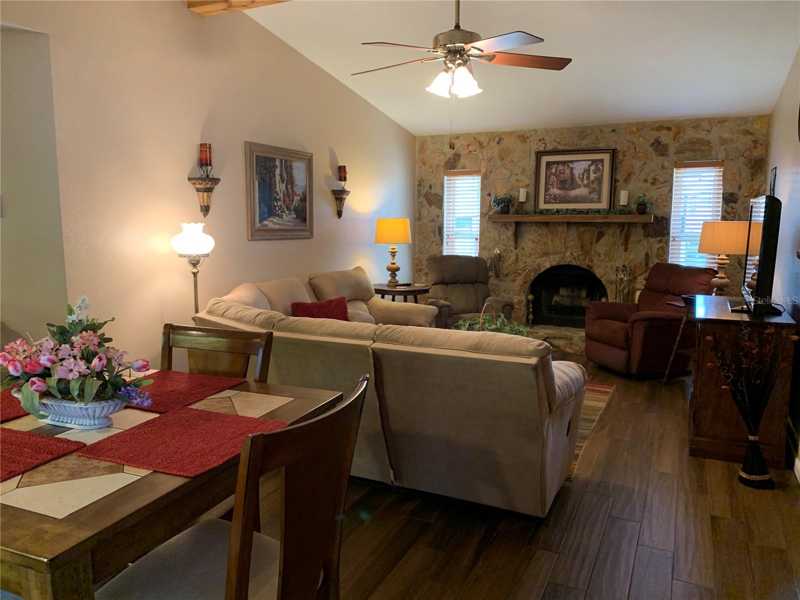 Image 13 of 44 For 21460 Sheldon Avenue